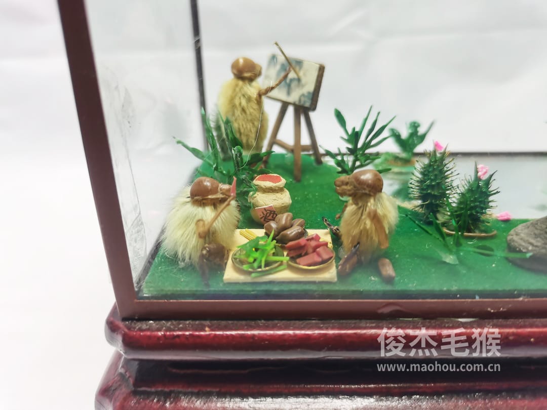 写生_中型北京毛猴作品_压缩木木托+方形玻璃罩3.jpg
